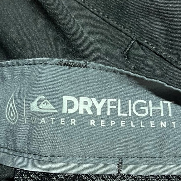 🌻Quiksilver Black Amphibian 20" Hybrid Boardshorts Size 30 - Picture 3 of 6